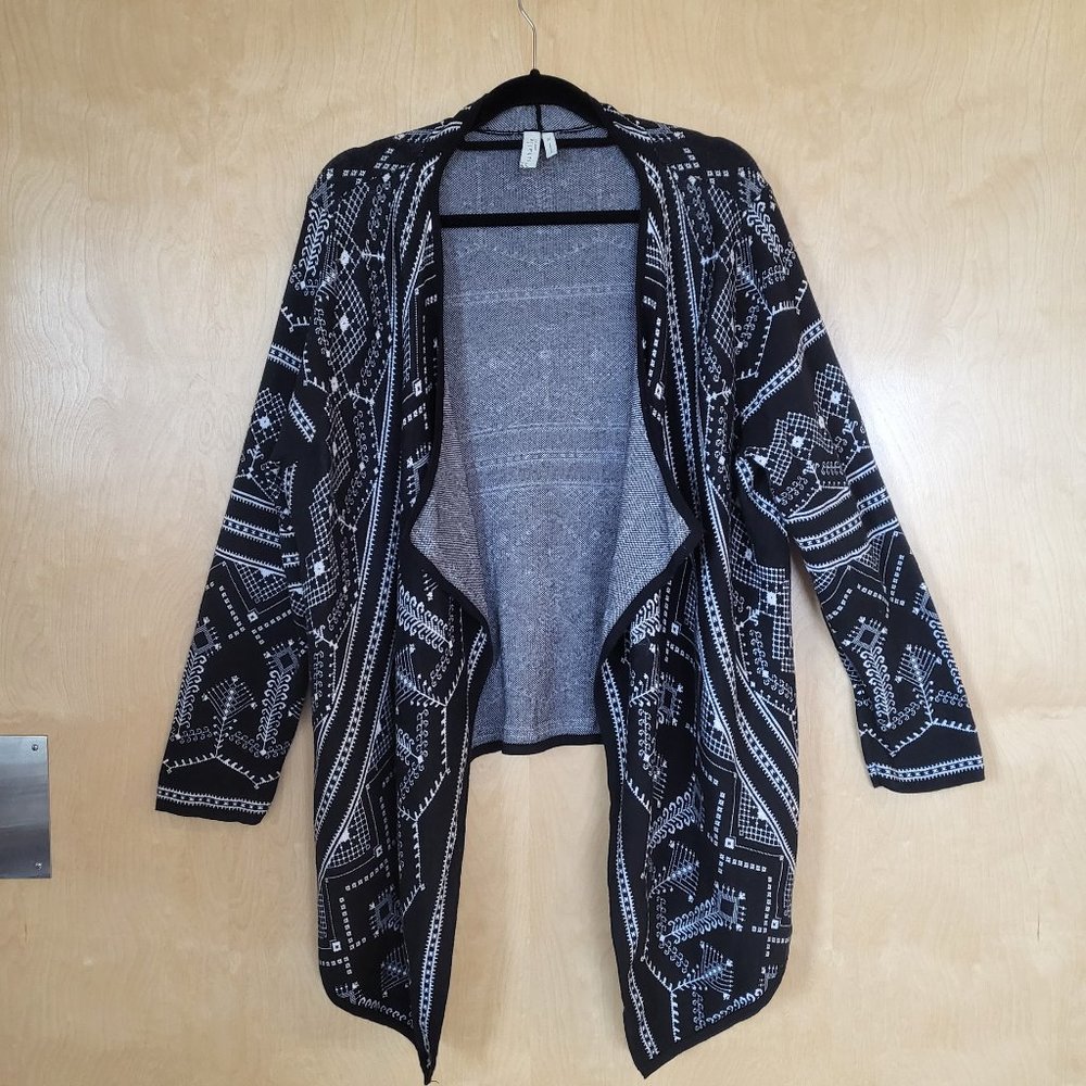 Sahalie Open Front Cotton Sweater Cardigan Black & White Aztec Print